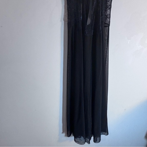 LISA’S FOLLY LUXE Sz S Elegant Black Lace Nightgown Built In Bra Adjustabletable - Picture 7 of 10